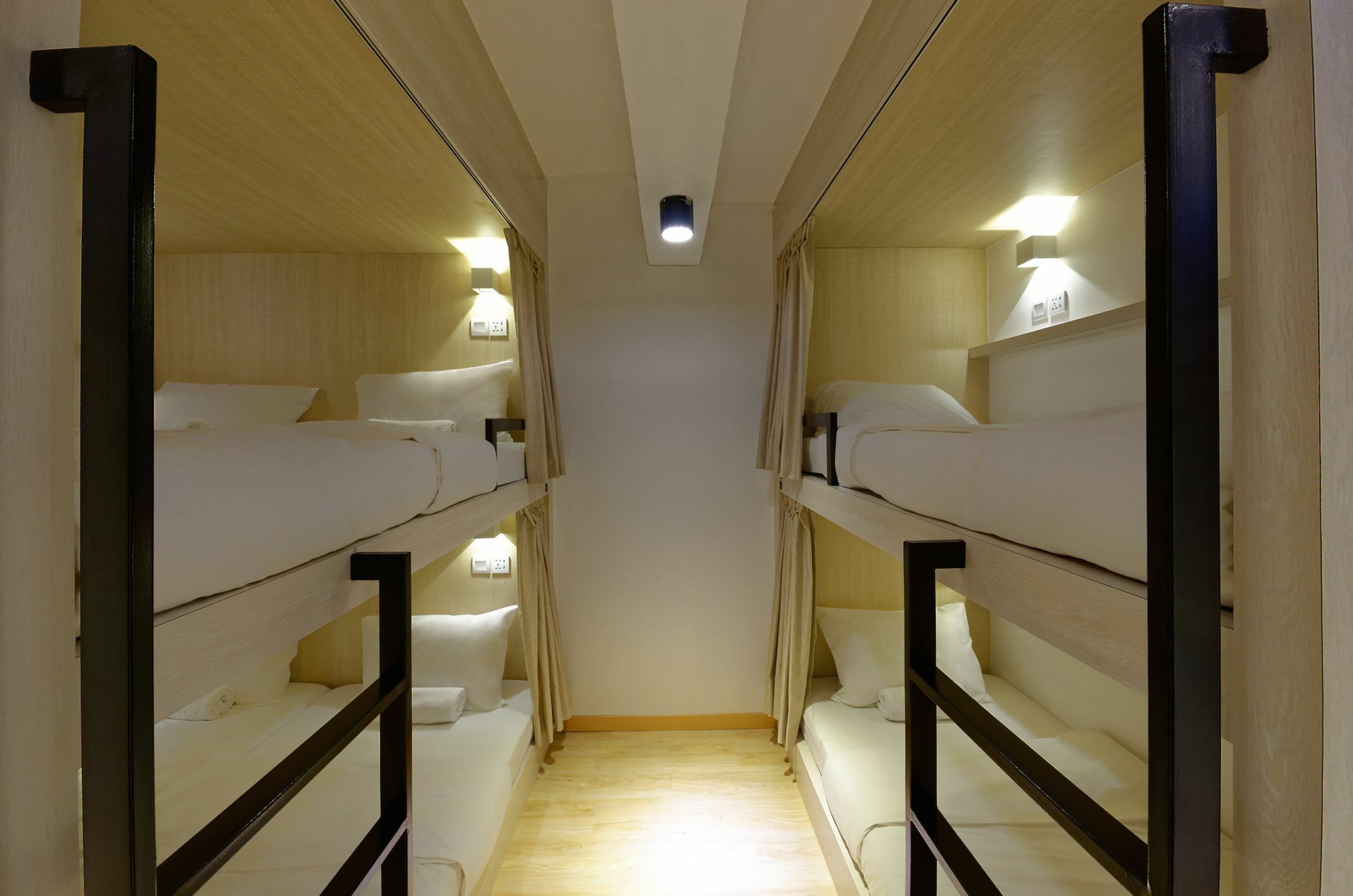 Dock In Hostel *